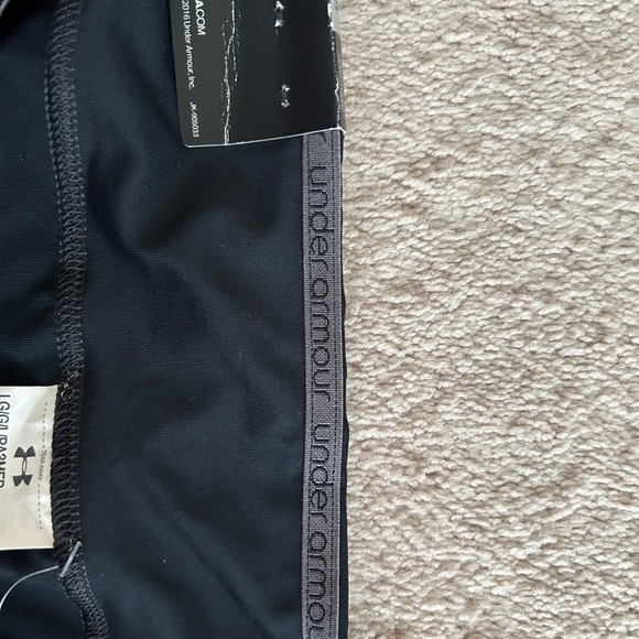 Davidson Wildcats Under Armour Heat Gear Compression Shorts NWT Size Large - Picture 7 of 8